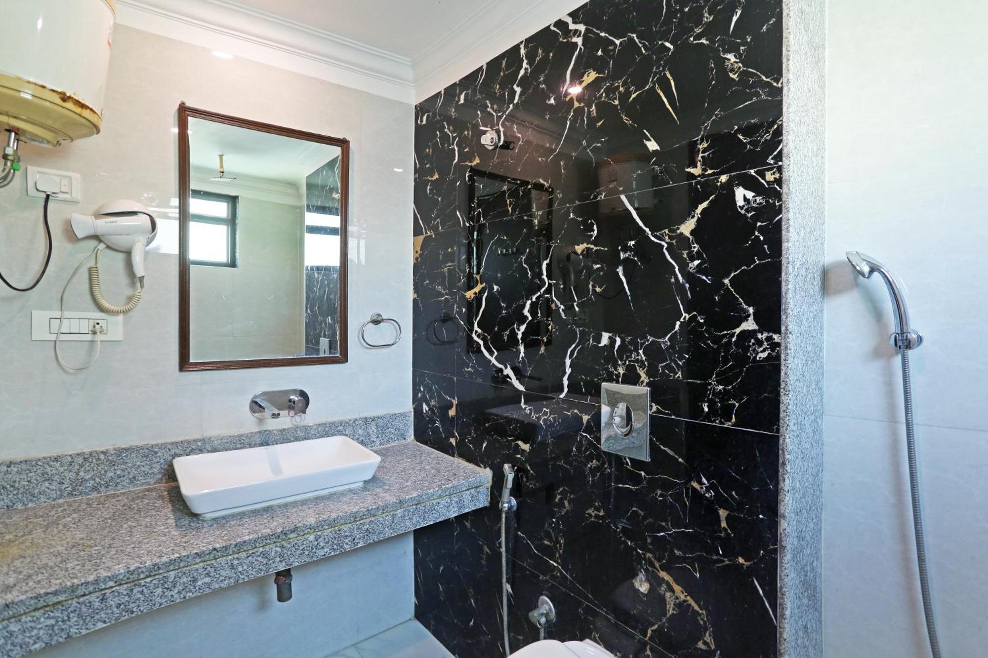 Hotel Almora Sky Near By Delhi International Airport With - Free Airport Pickup And Drop New Delhi Exterior photo